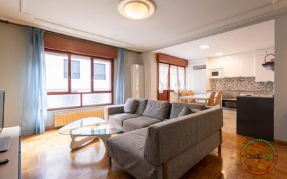 Sala d'estar de Pis en venda en Gijón  amb Calefacció, Parquet i Terrassa
