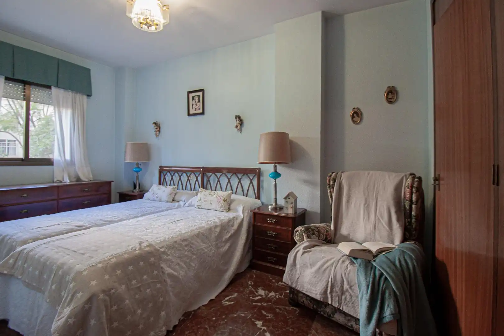 Bedroom of Flat for sale in Sevilla  with Air Conditioner, Heating and Community pool