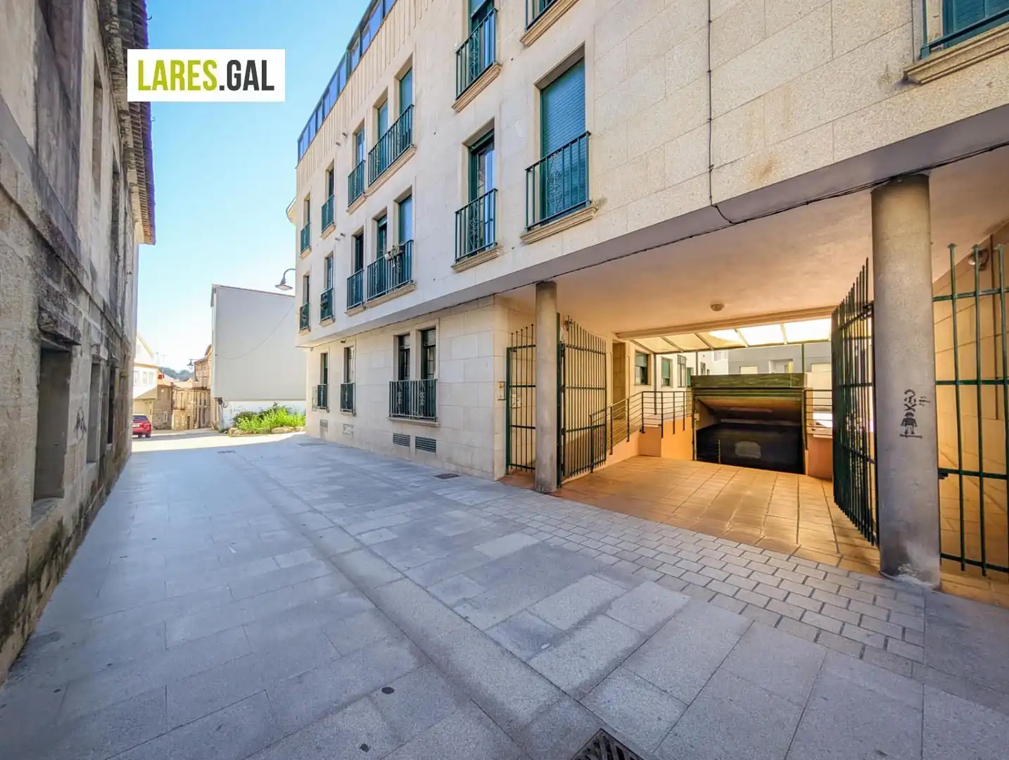 Vista exterior de Garaje en venta en Cangas 