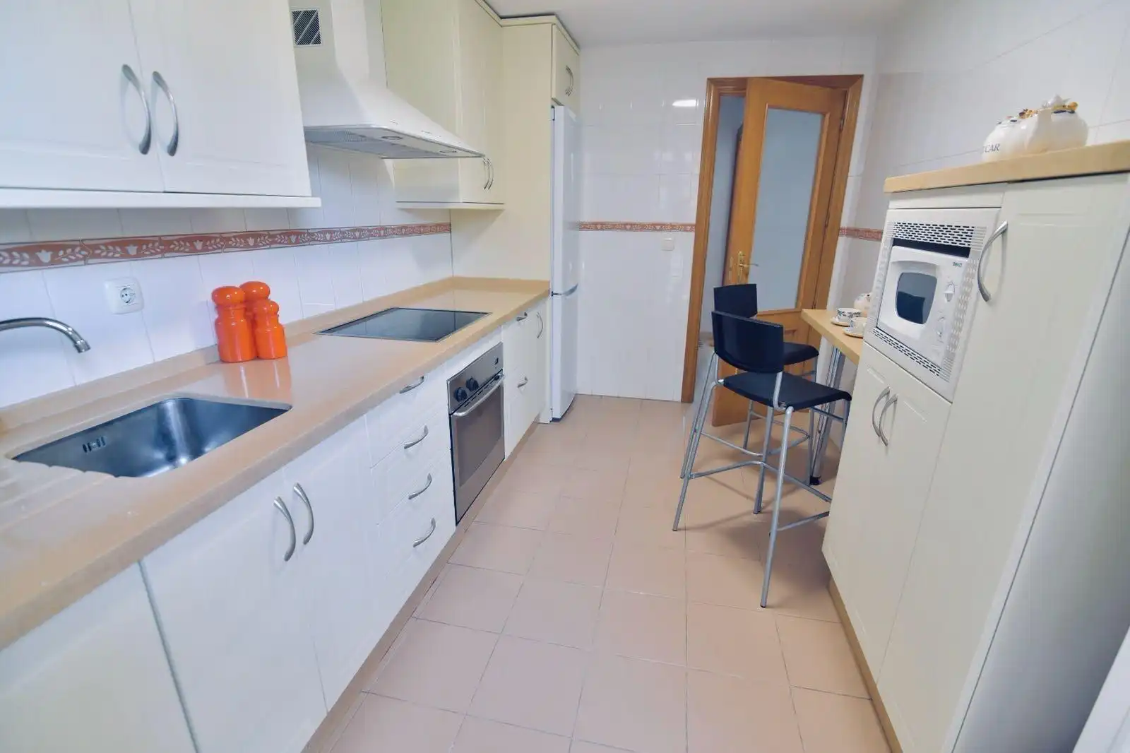 Cocina de Planta baja en venta en Vélez-Málaga con Aire acondicionado, Jardín privado y Terraza