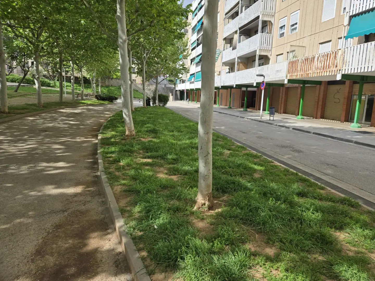 Vista exterior de Piso en venta en Sant Andreu de la Barca con Balcón y Alarma