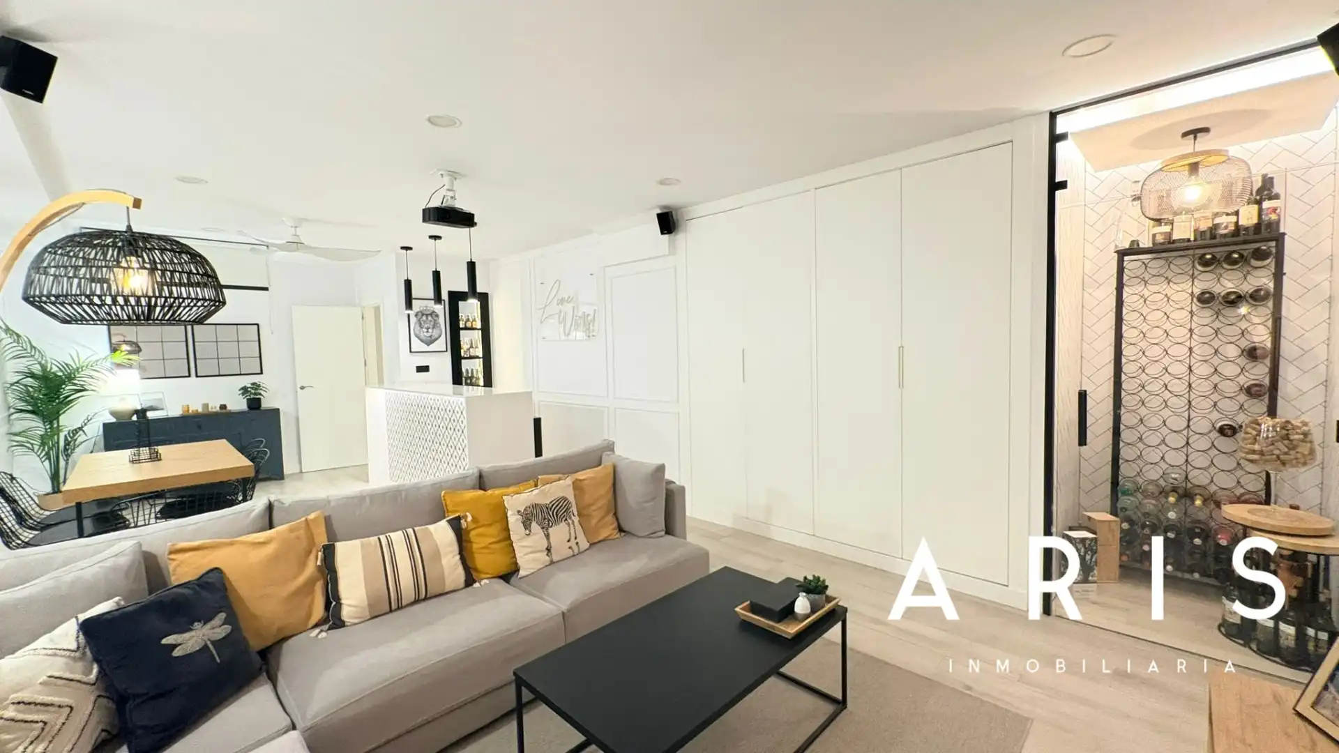 Casa adosada en venta en Alhaurín de la Torre con Aire acondicionado, Jardín privado y Parquet