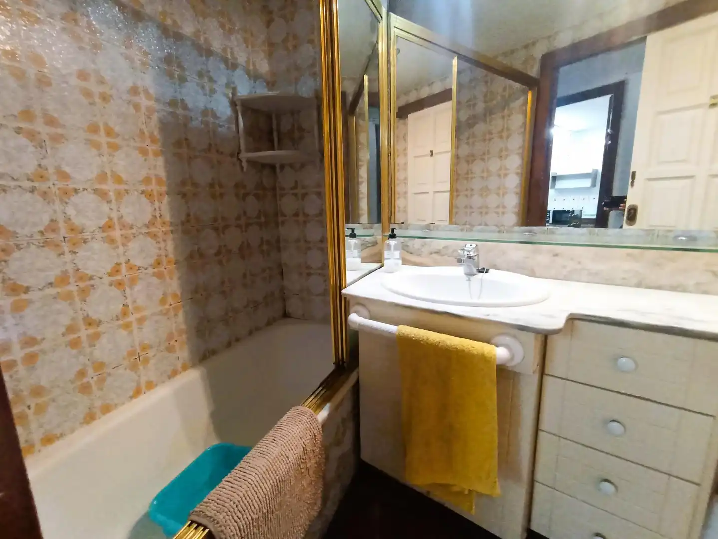Baño de Apartamento en venta en Palamós con Calefacción, Horno y TV