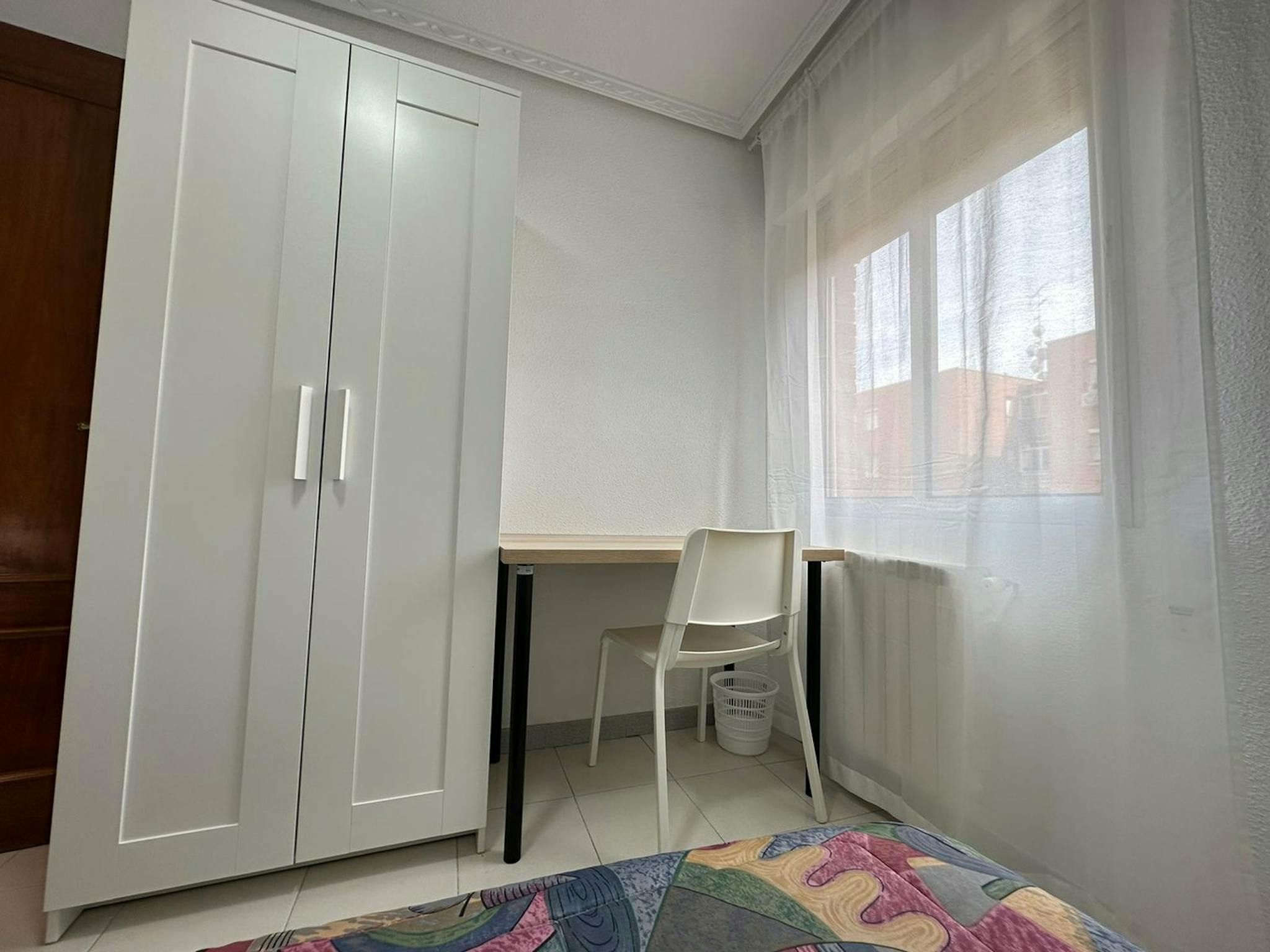 Flat to share in N/A, Santos