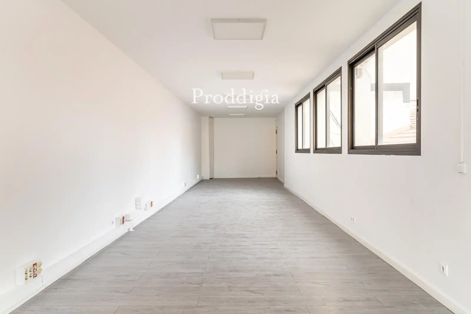 Office for sale in Barcelona  with Air Conditioner