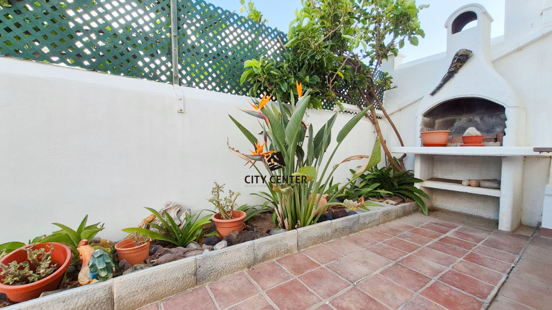 Exterior view of Single-family semi-detached for sale in Arico  with Parquet flooring, Furnished and Oven