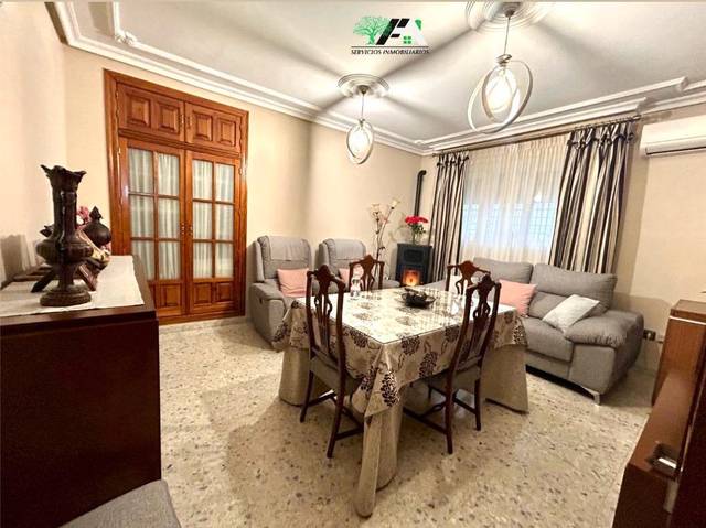 Casa-chalet en Venta en Calle Almeria en Canena