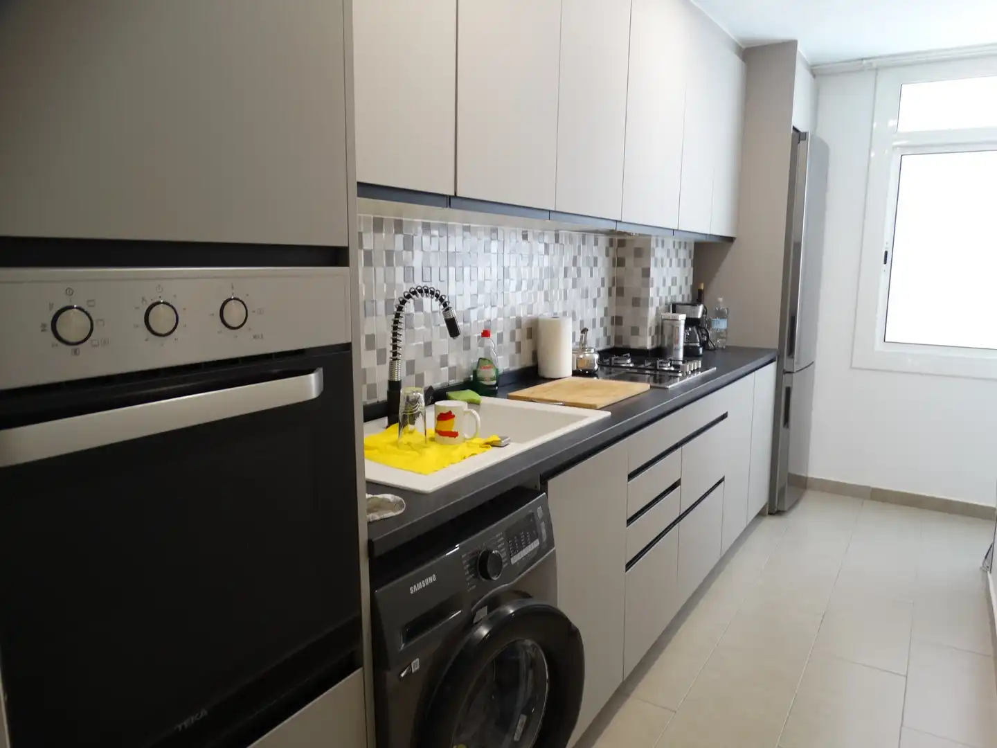 Cuina de Planta baixa en venda en Vilanova i la Geltrú amb Aire condicionat, Jardí privat i Terrassa