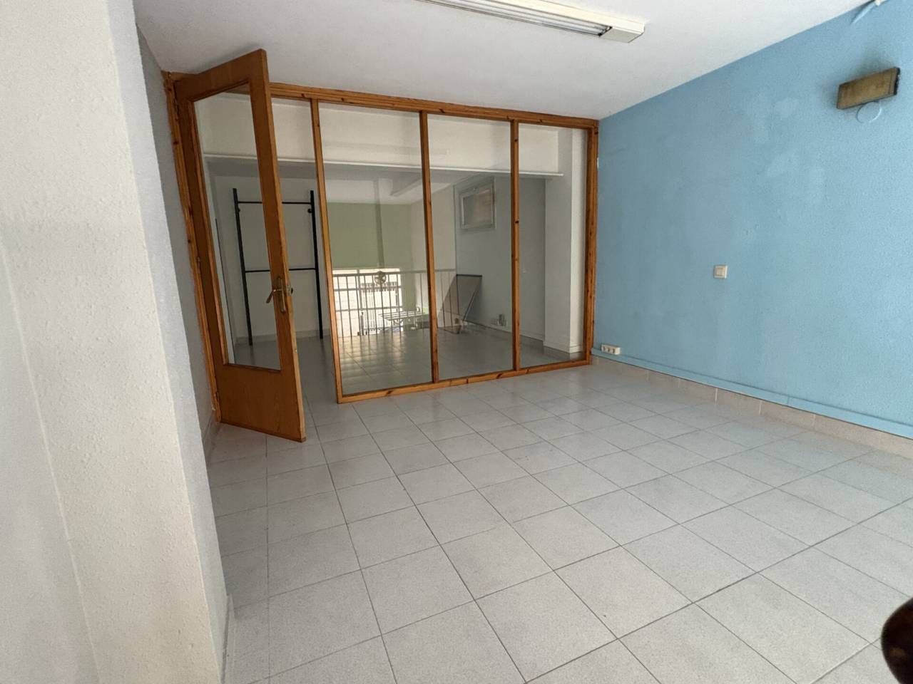 Dormitori de Local en venda en Almacelles amb Aire condicionat