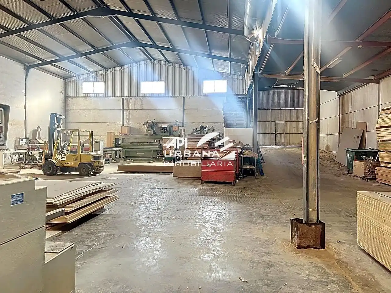 Nave industrial en venta en Lucena