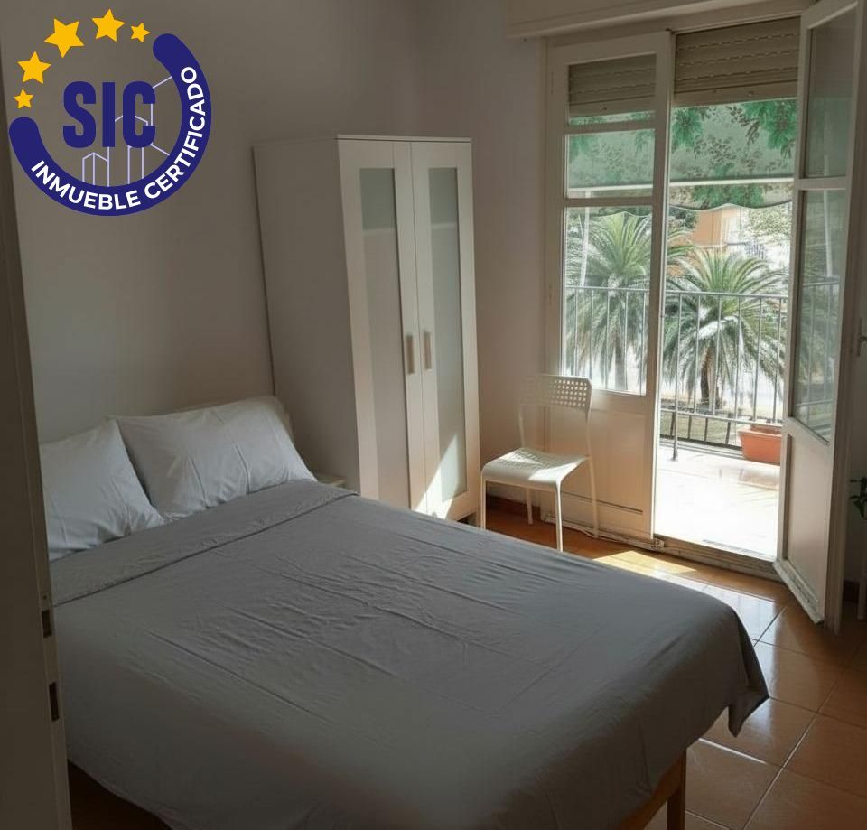 Dormitori de Pis en venda en  Valencia Capital amb Balcó