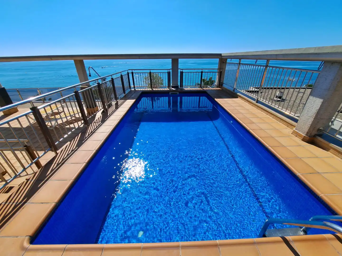 Apartamento con piscina en venta en Paseo Miramar 60