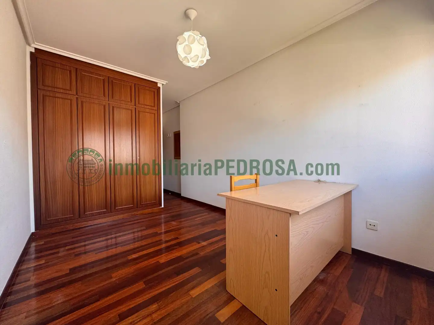 Bedroom of Flat for sale in Pontevedra Capital   with Heating and Storage room