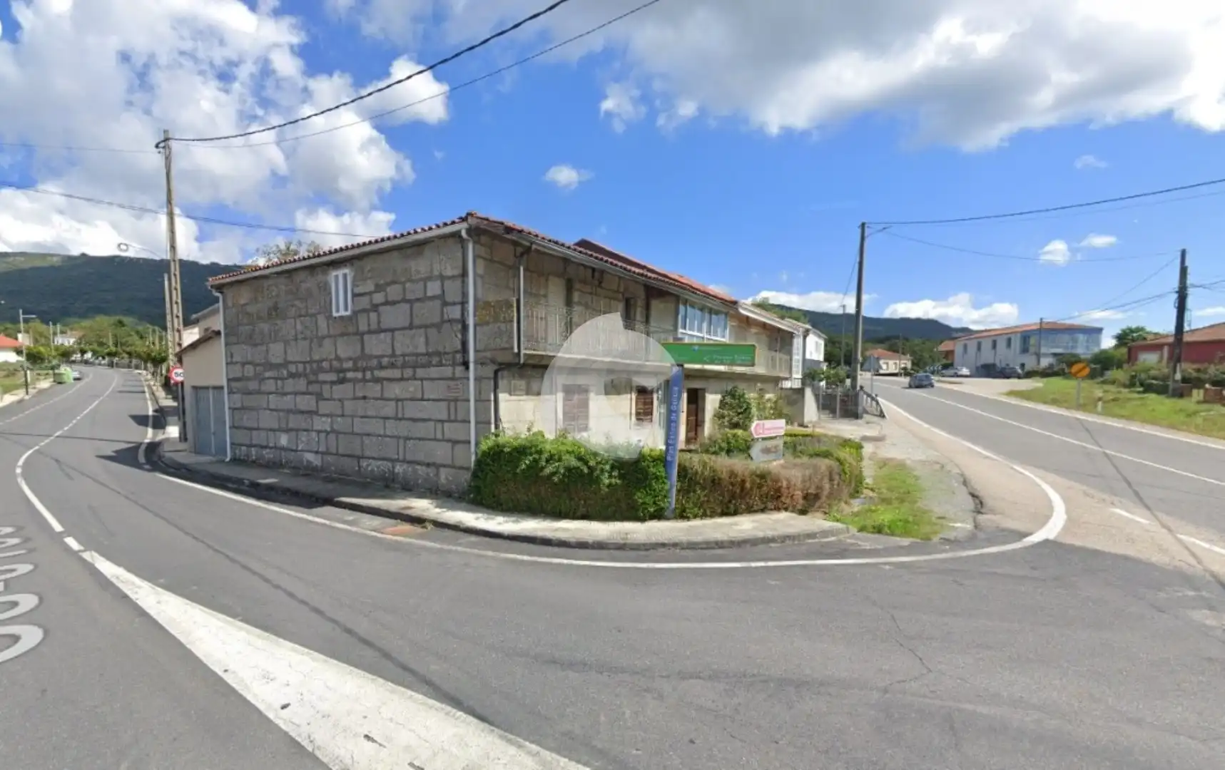 Vista exterior de Casa adosada en venda en Xunqueira de Espadanedo amb Jardí privat