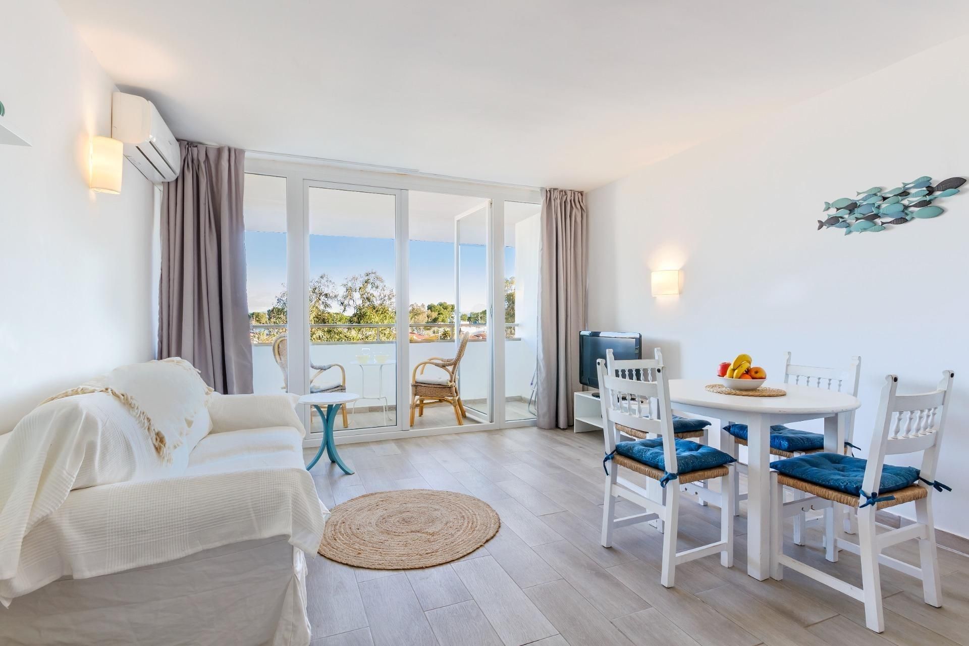 Dormitori de Pis de lloguer en Alcúdia amb Calefacció, Terrassa i Balcó