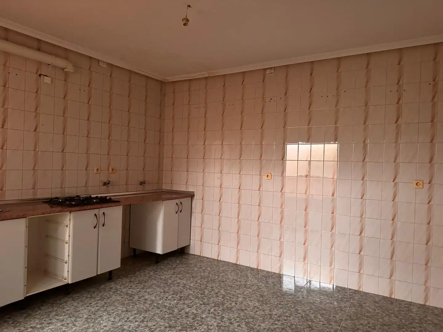¡Oportunidad Única en Argamasilla de Alba! Venta de Casa Unifamiliar con 6 Dormitorios, imatge 5