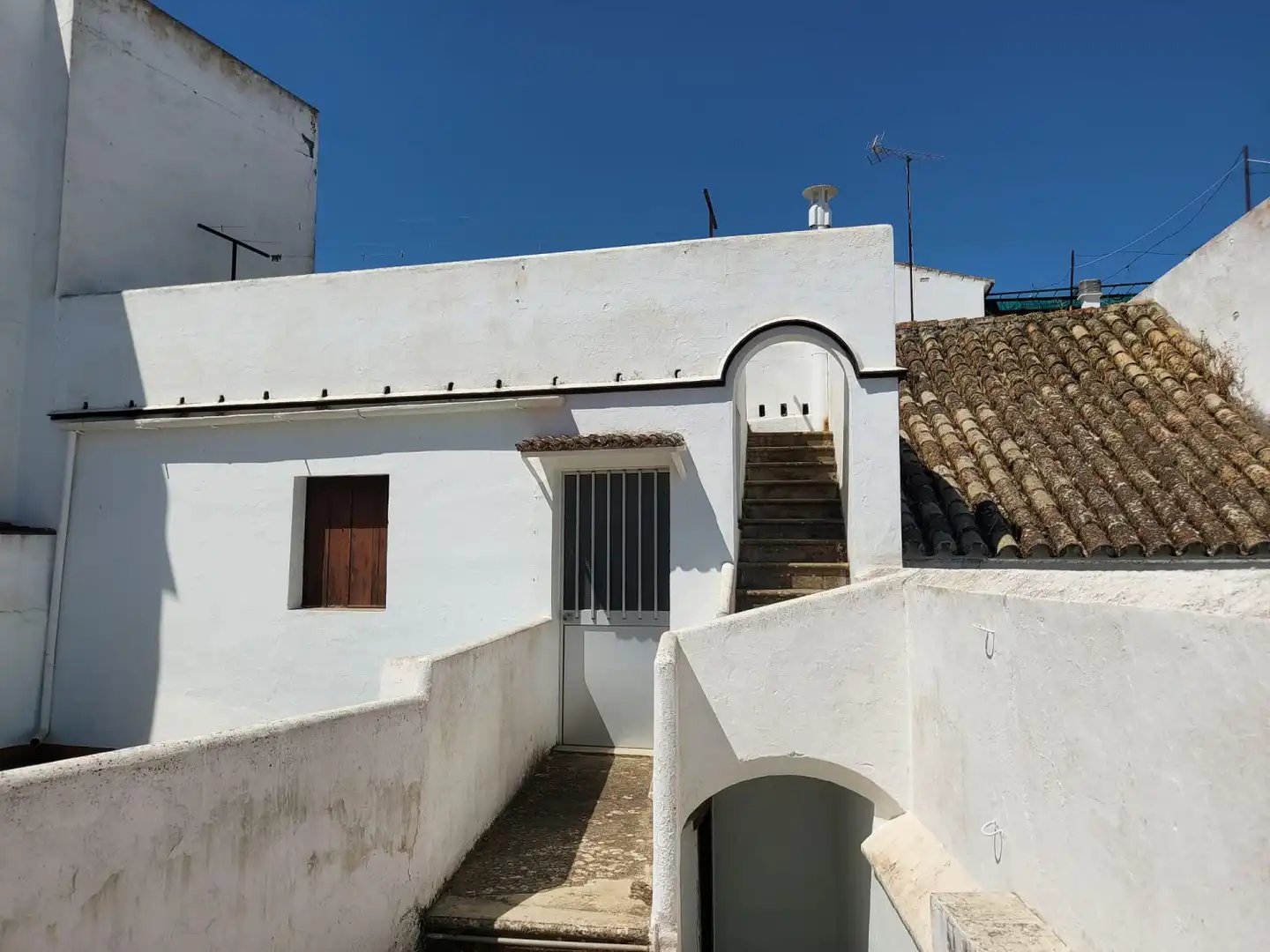 Außenansicht von Haus oder Chalet zum Verkauf in Bornos mit Terrasse