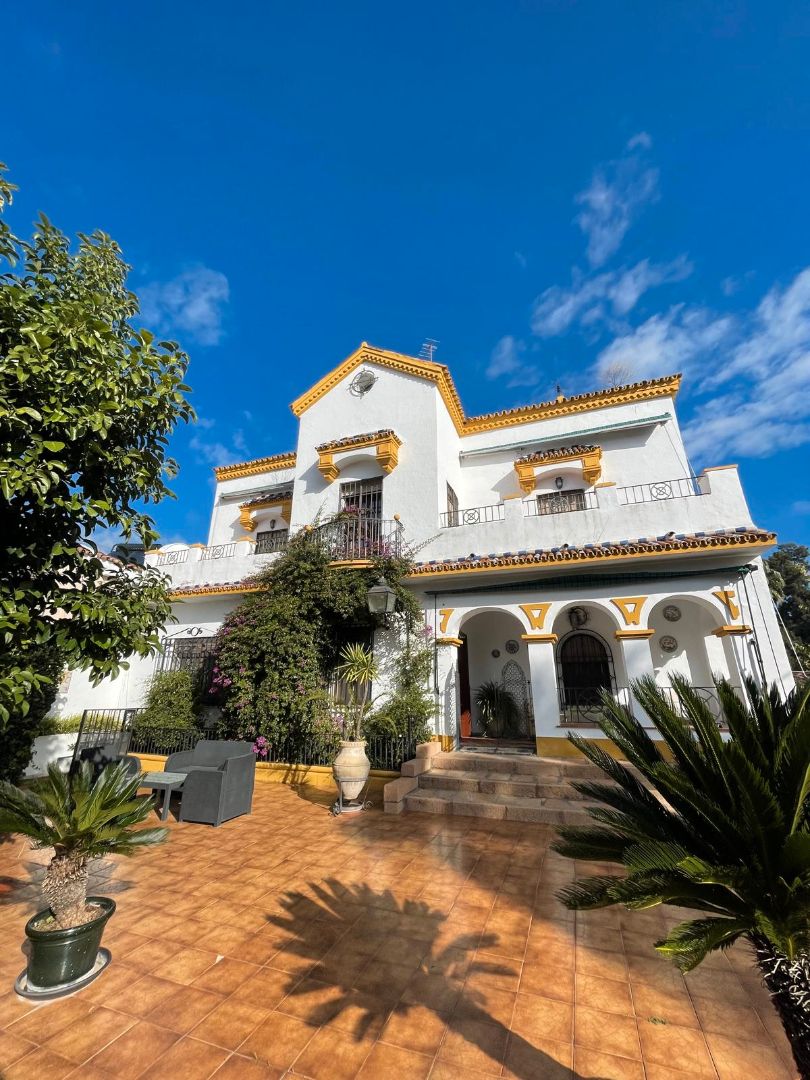 Exterior view of House or chalet for sale in  Córdoba Capital  with Air Conditioner, Heating and Private garden