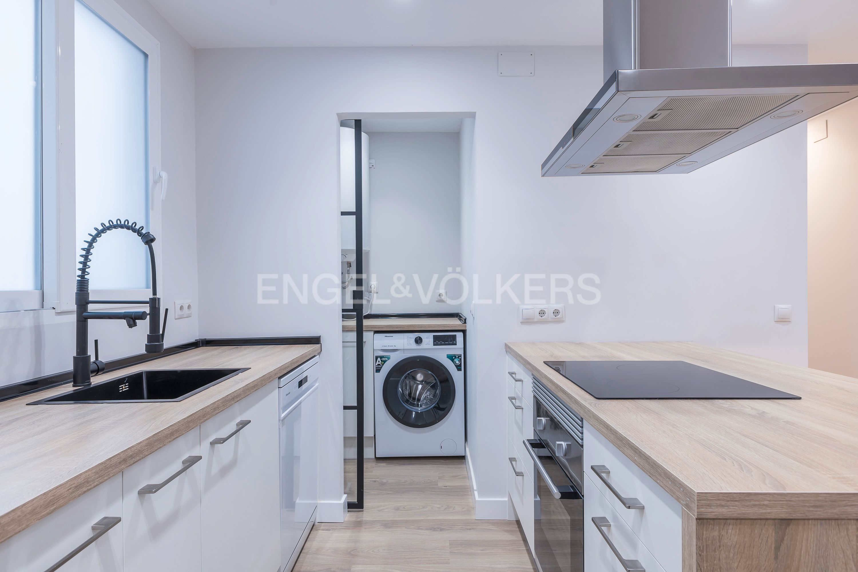 Kitchen of Apartment for sale in  Madrid Capital  with Air Conditioner and Heating
