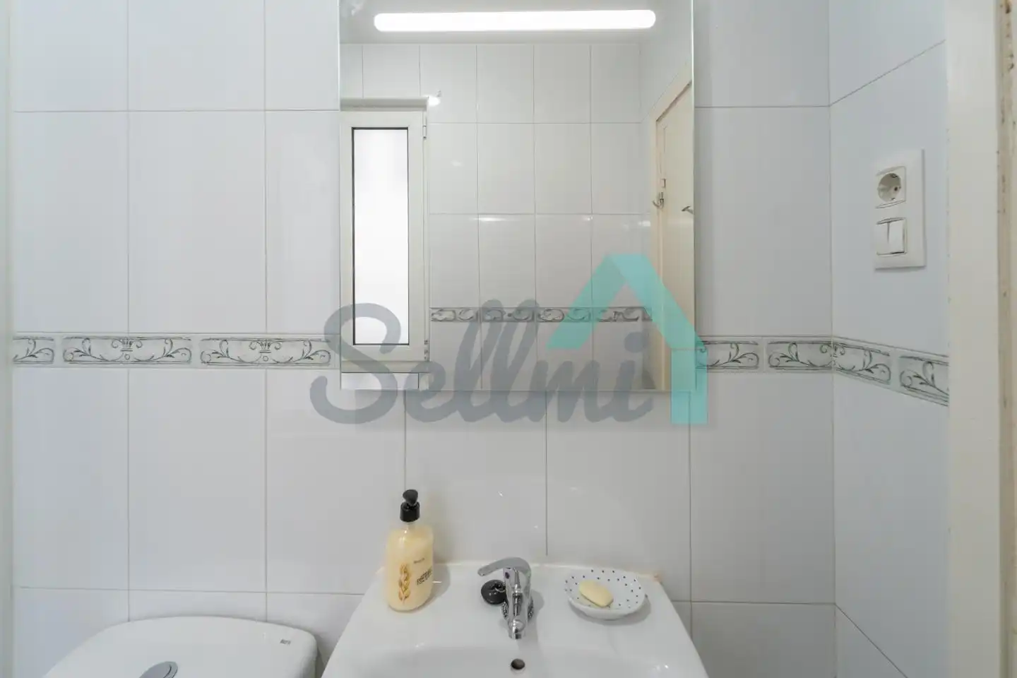 Badezimmer von Wohnung zur untervermieten in Oviedo  mit Heizung, Parkett und Möbliert
