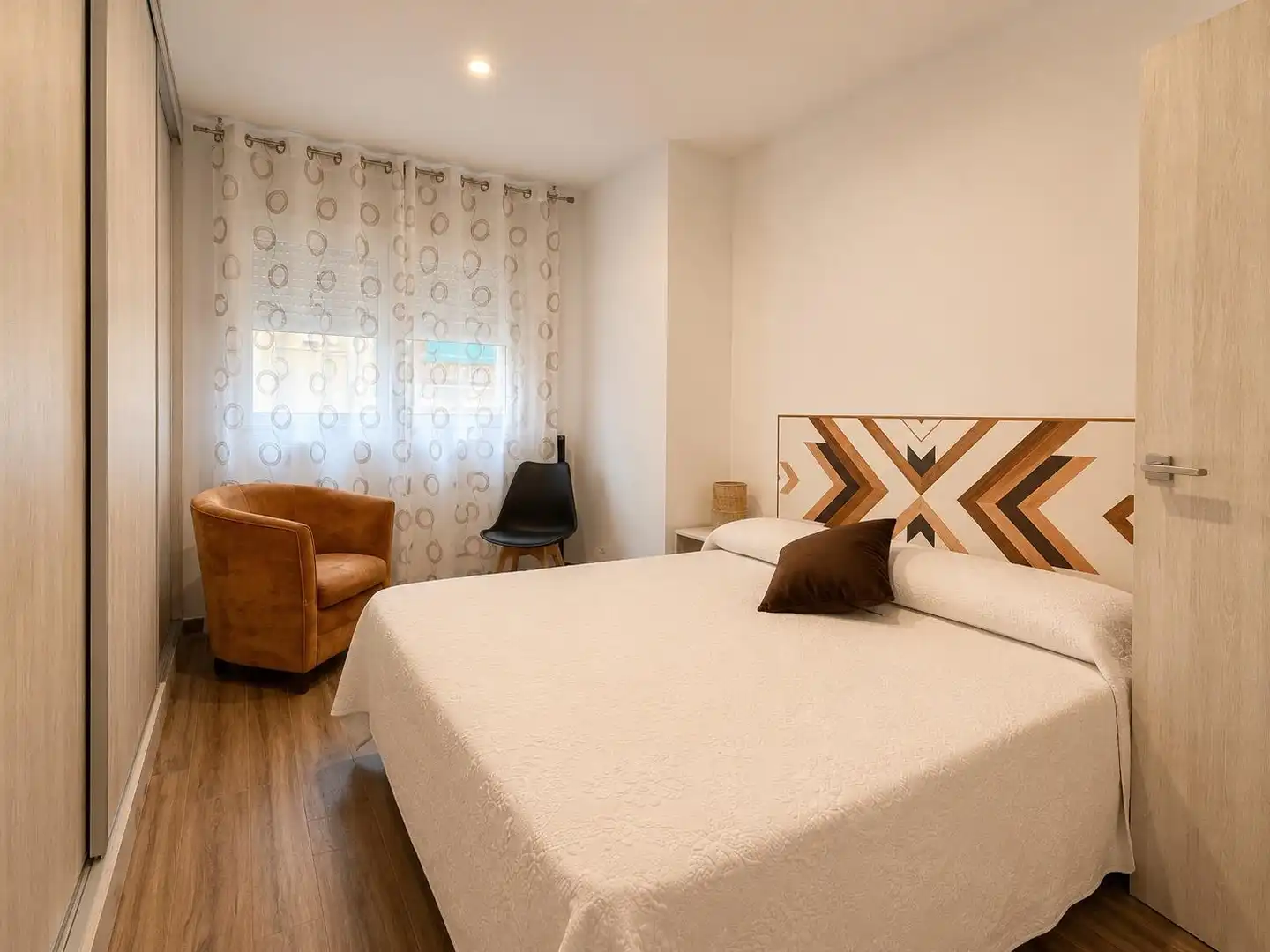 Bedroom of Flat for sale in Granada  with Air Conditioner, Heating and Terrace