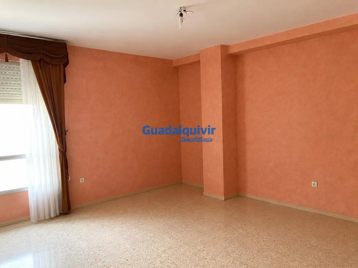Habitación de Piso en venta en Sevilla con Aire acondicionado y Balcón