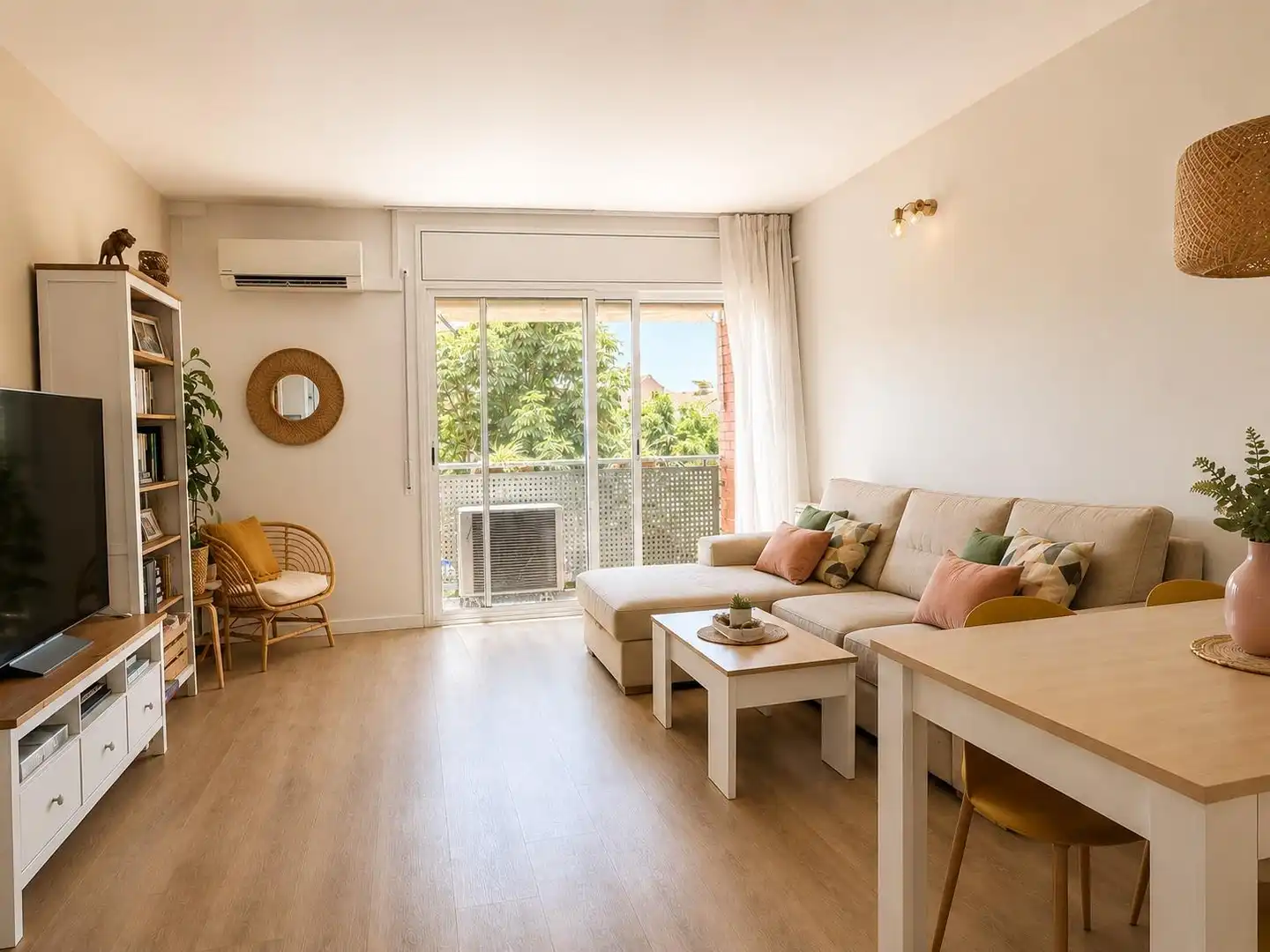 Living room of Flat for sale in Sabadell  with Air Conditioner, Heating and Parquet flooring