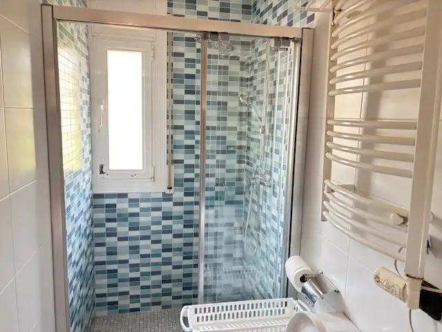 Baño de Casa adosada en venta en Santa Eulàlia de Ronçana con Aire acondicionado, Calefacción y Jardín privado