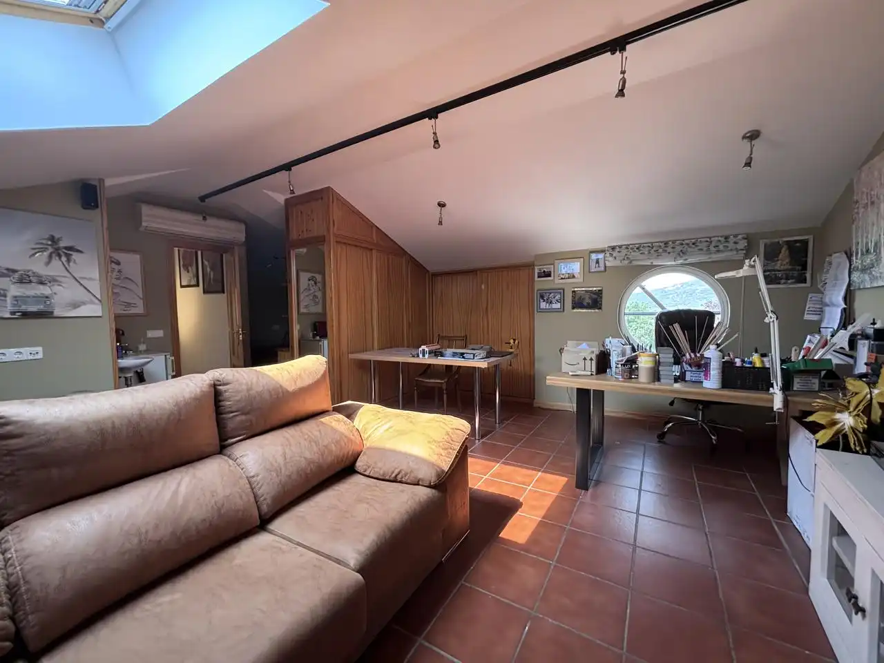 Sala d'estar de Casa adosada en venda en Moralzarzal amb Aire condicionat, Calefacció i Jardí privat