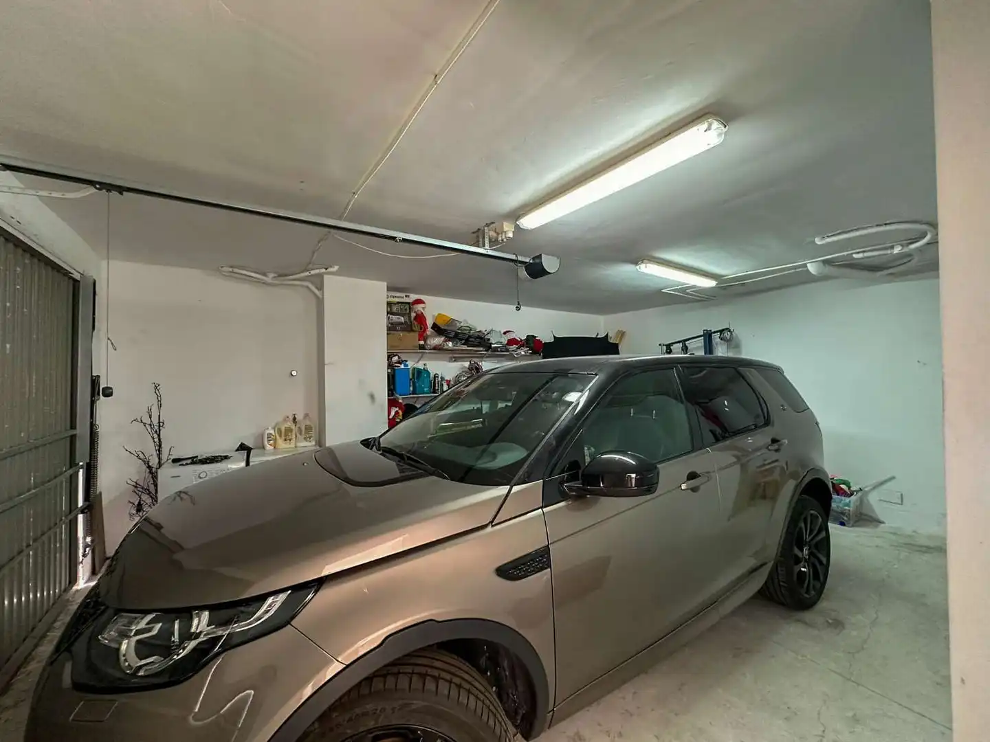 Parkplatz von Einfamilien-Reihenhaus zum Verkauf in Salobreña mit Terrasse und Schwimmbad