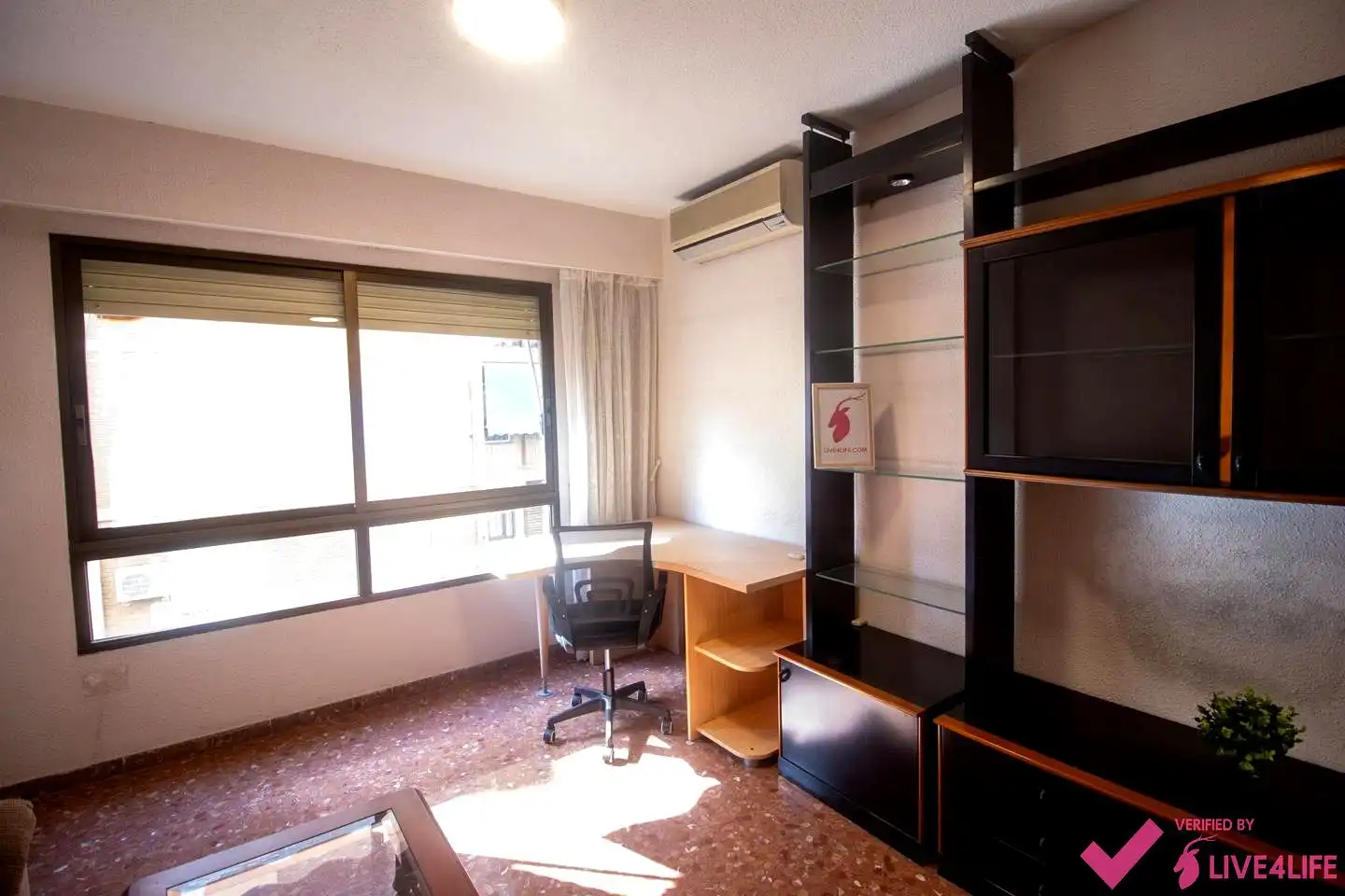 Bedroom of Flat for share in Valencia  with Air Conditioner and Furnished