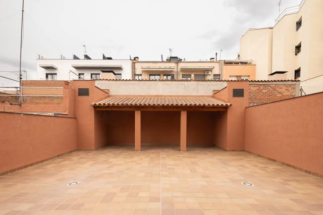 Planta baja en Venta en Carrer d'Apel·les Mestres en Granollers Nord