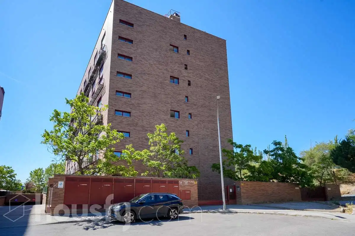Vista exterior de Piso en venta en Madrid con Aire acondicionado y Balcón