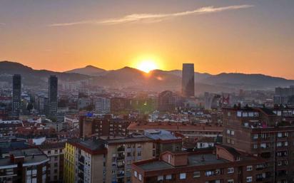 Vista exterior de Pis per a compartir en Bilbao  amb Aire condicionat i Terrassa