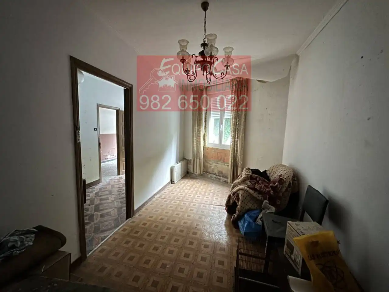 Sala de estar de Casa adosada en venta en Lugo con Jardín privado, Terraza y Alarma
