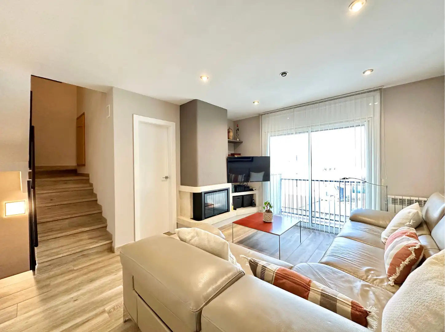 Sala de estar de Casa adosada en venta en Campdevànol con Calefacción, Terraza y Horno