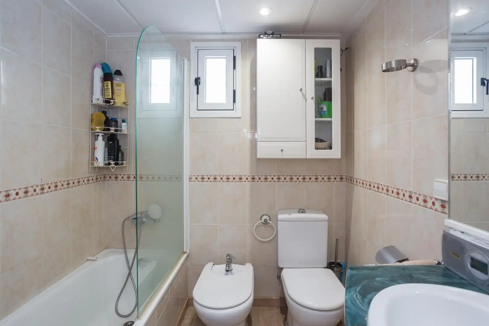 Baño de Piso en venta en Gandia con Aire acondicionado, Amueblado y Balcón