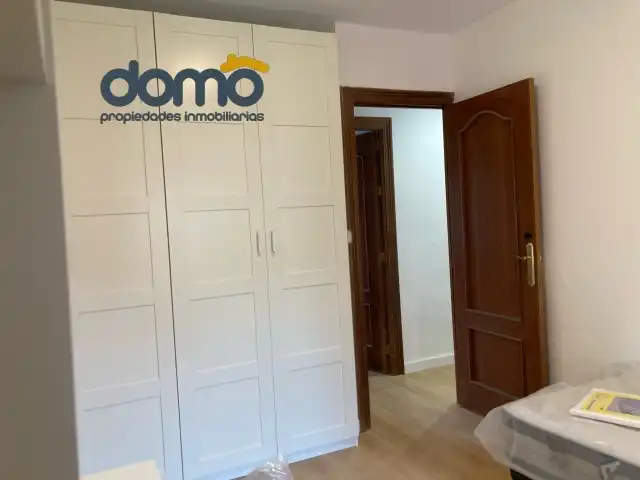 Habitación de Piso de alquiler en Granada con Aire acondicionado, Calefacción y Jardín privado