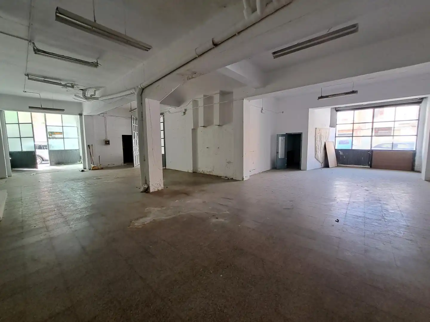 Locale commerciale in affitto a L-200, imagen 13