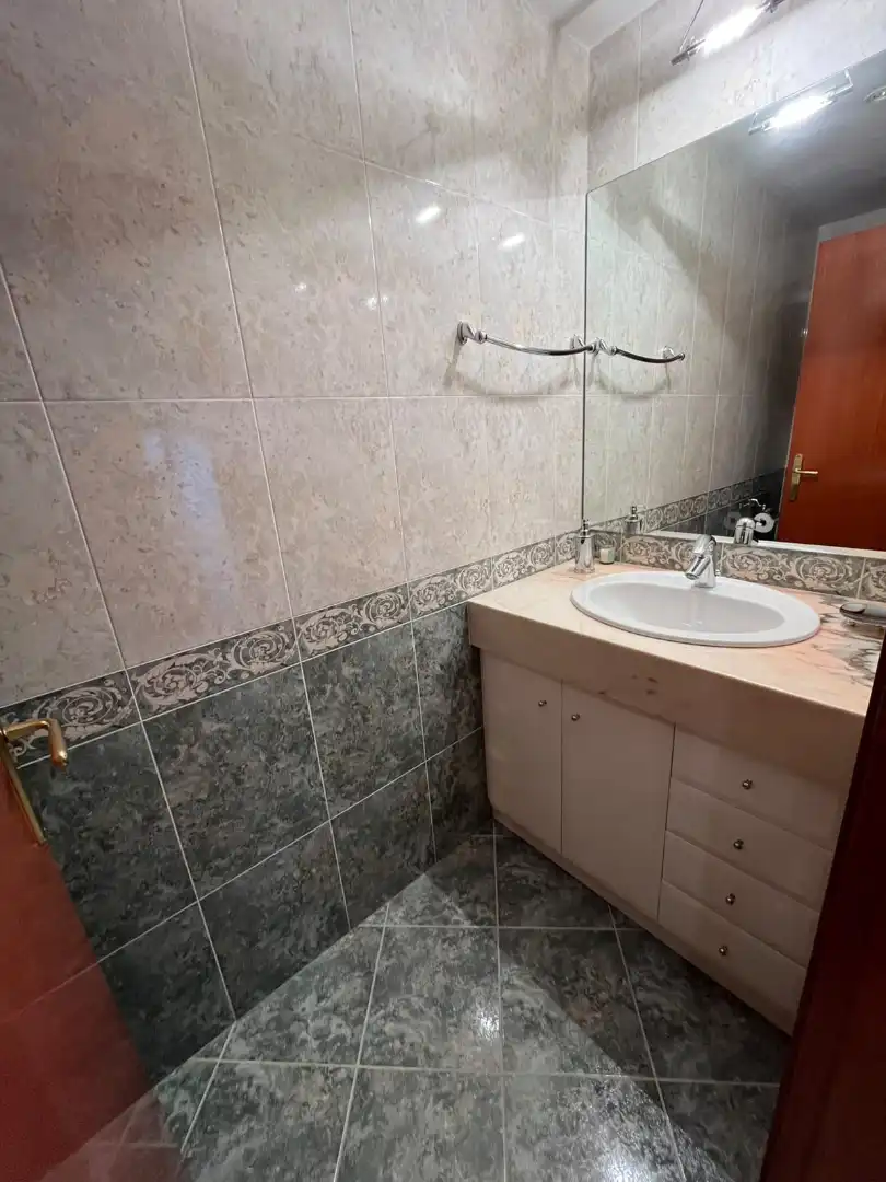 Bathroom of Flat for sale in Centre  