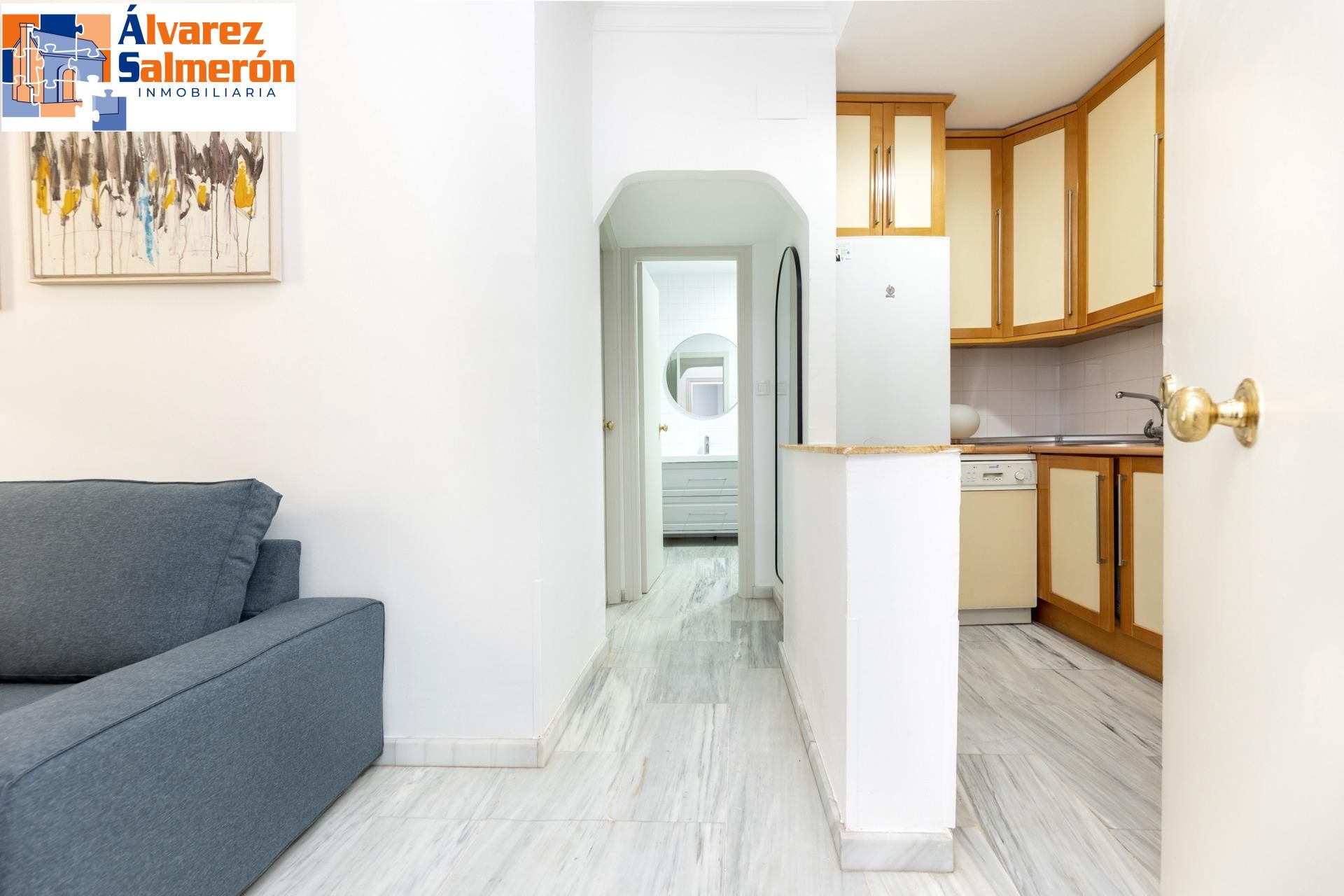 Flat for sale in  Granada Capital  with Heating