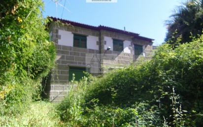 Vista exterior de Casa o xalet en venda en Vigo  amb Jardí privat