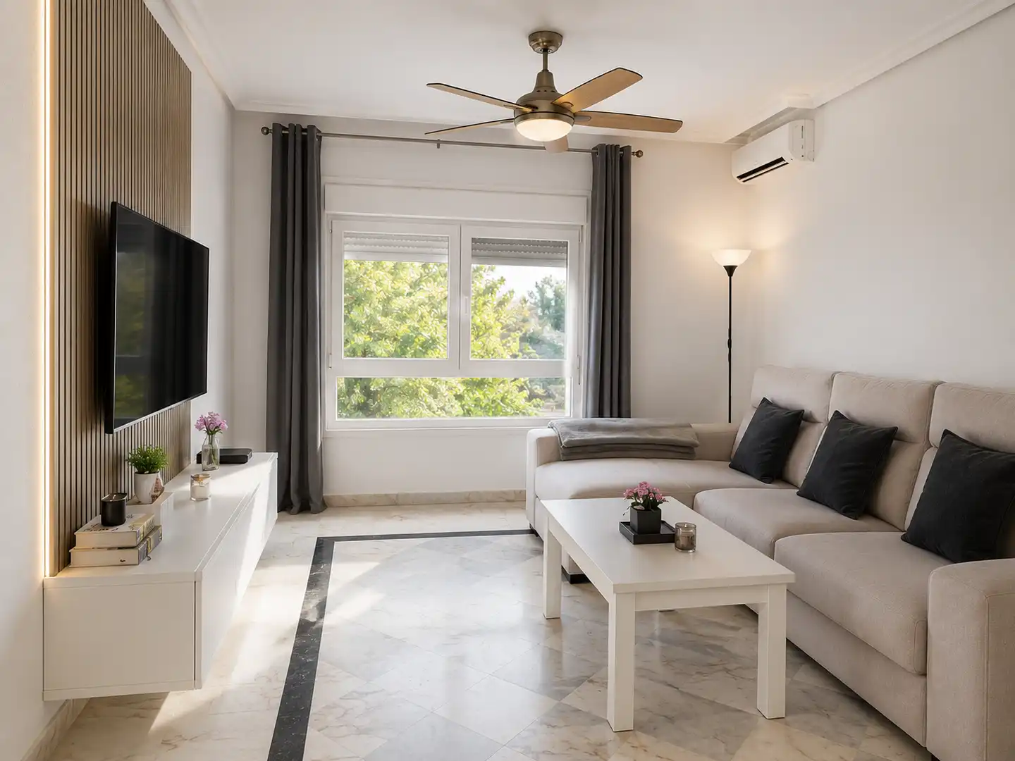 Sala d'estar de Pis en venda en Málaga amb Aire condicionat