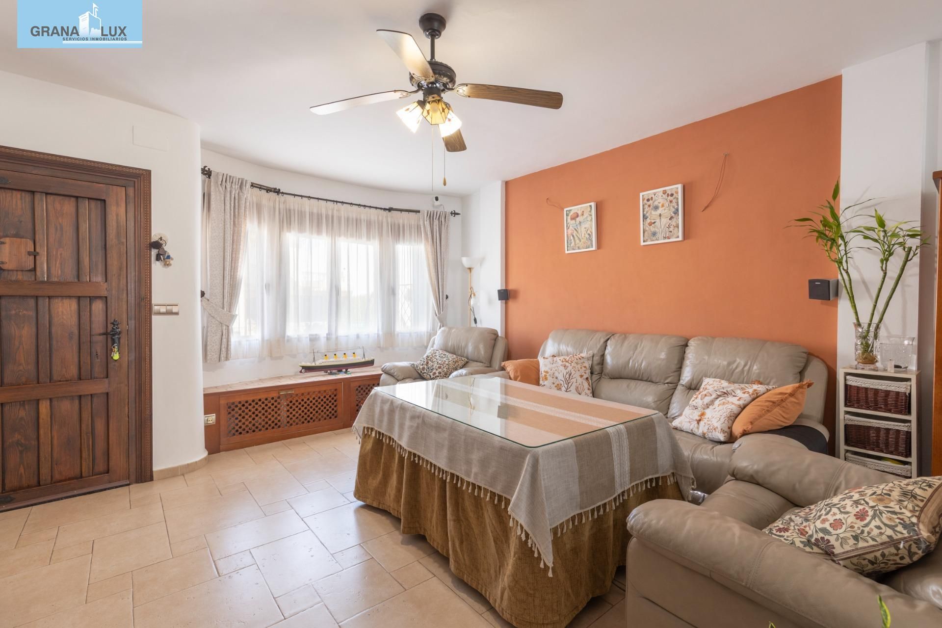 Sala de estar de Casa adosada en venta en Chauchina con Aire acondicionado y Terraza