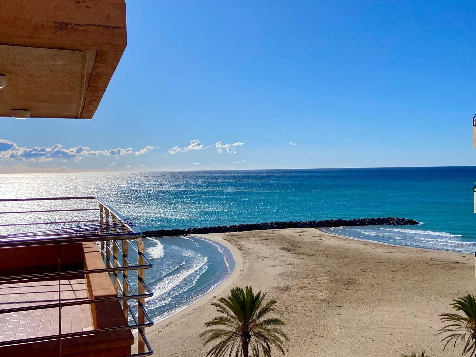 Vista exterior de Ático en venta en Cunit con Jardín privado, Terraza y Trastero