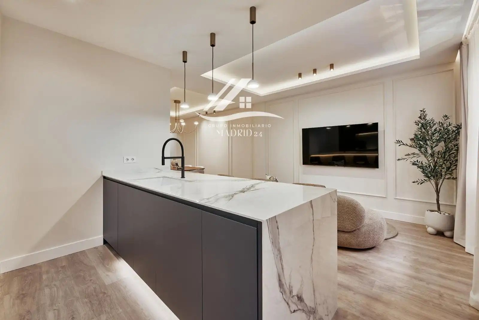 Flat with lift for sale in Calle de Fernán González, imagen 6