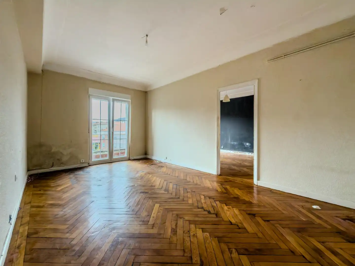 Sala d'estar de Pis en venda en Torrelavega  amb Calefacció, Parquet i Traster