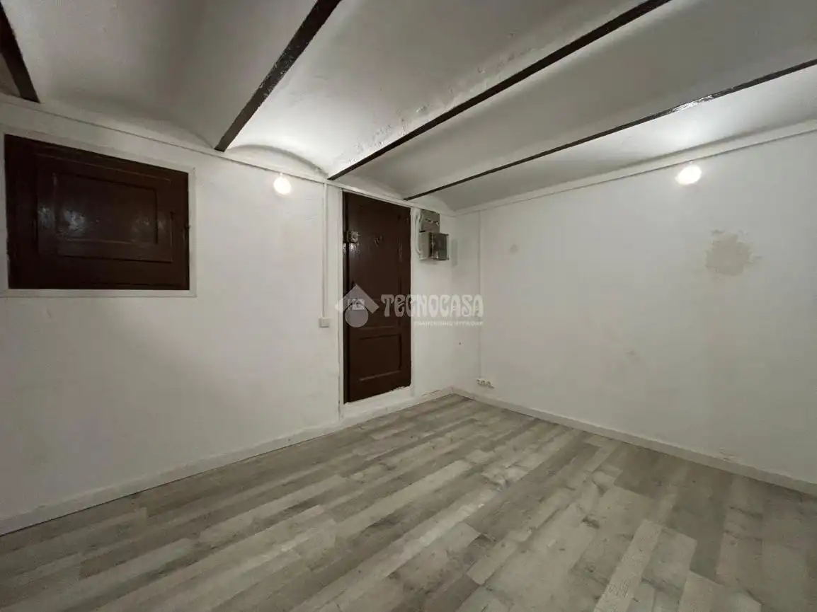 Piso en venta en Barcelona con Parquet y Amueblado