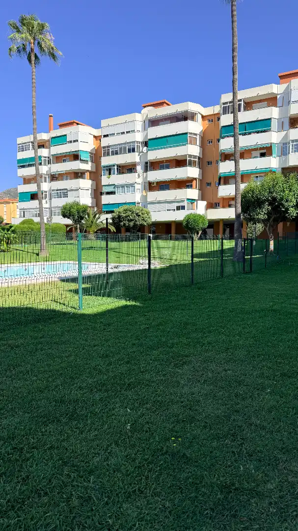 Jardín de Piso en venta en Torremolinos con Aire acondicionado, Terraza y Trastero