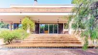 Vista exterior de Casa o xalet en venda en Elda amb Calefacció, Jardí privat i Terrassa
